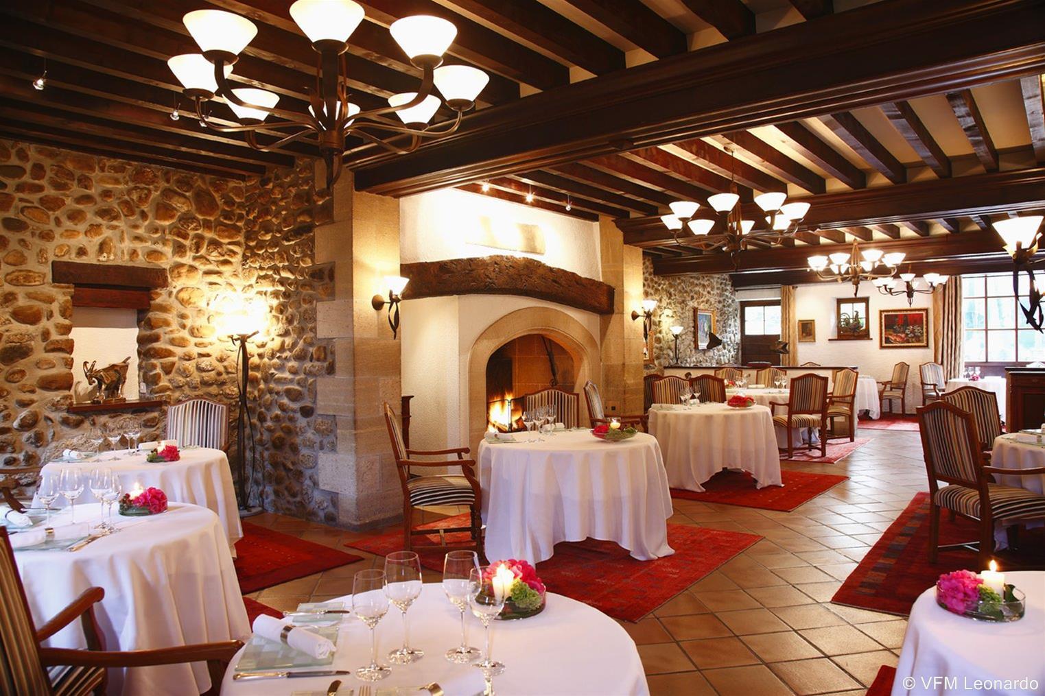 Domaine De Chateauvieux Hotel 4*